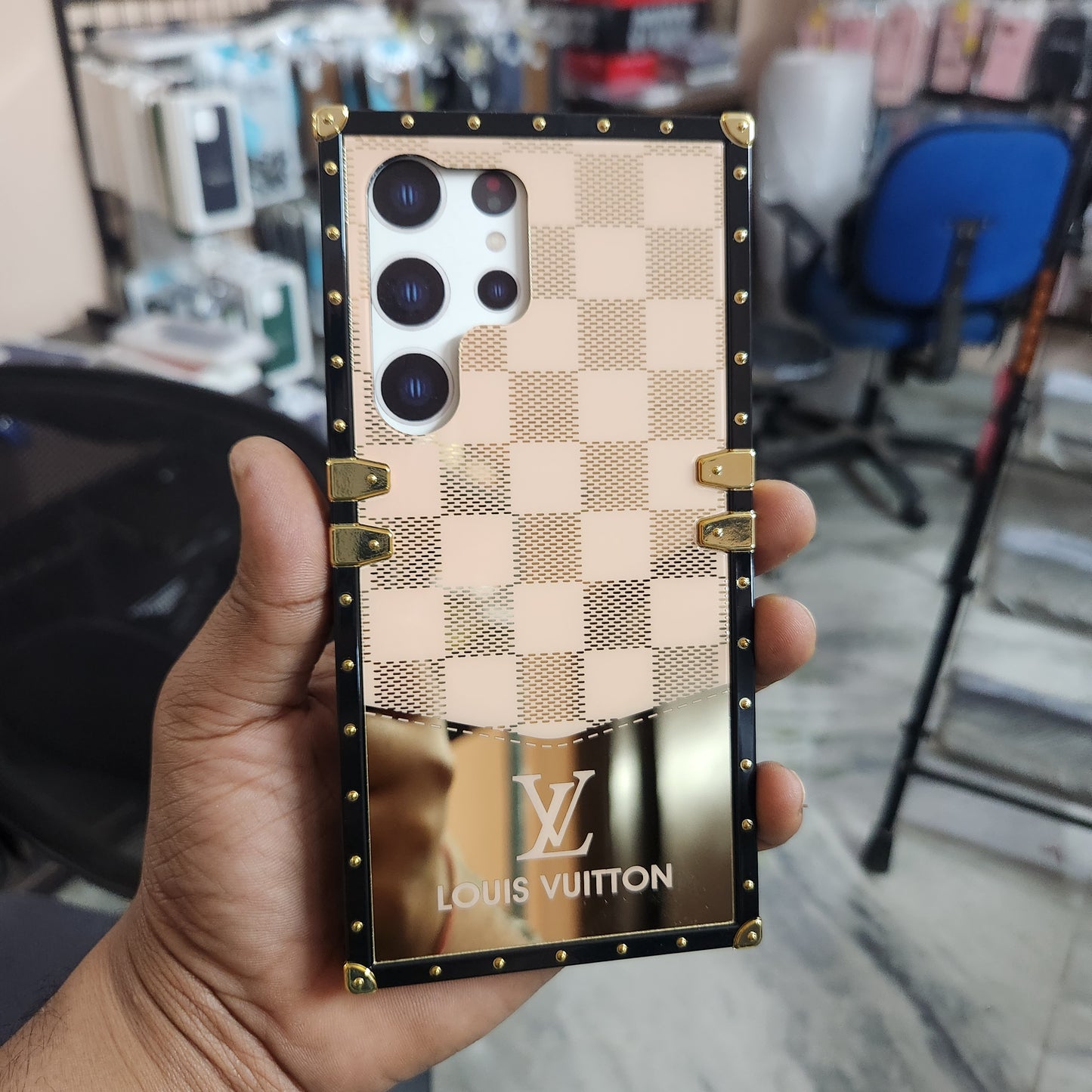 Samsung Galaxy S24 Ultra Luxury Louis Vuitton Branded Soft Shiny Back Trunk Phone Case