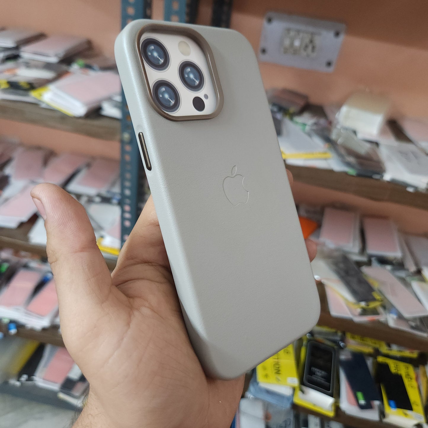 iPhone 14 Pro Leather Case with Camera Protection - Titanium Grey