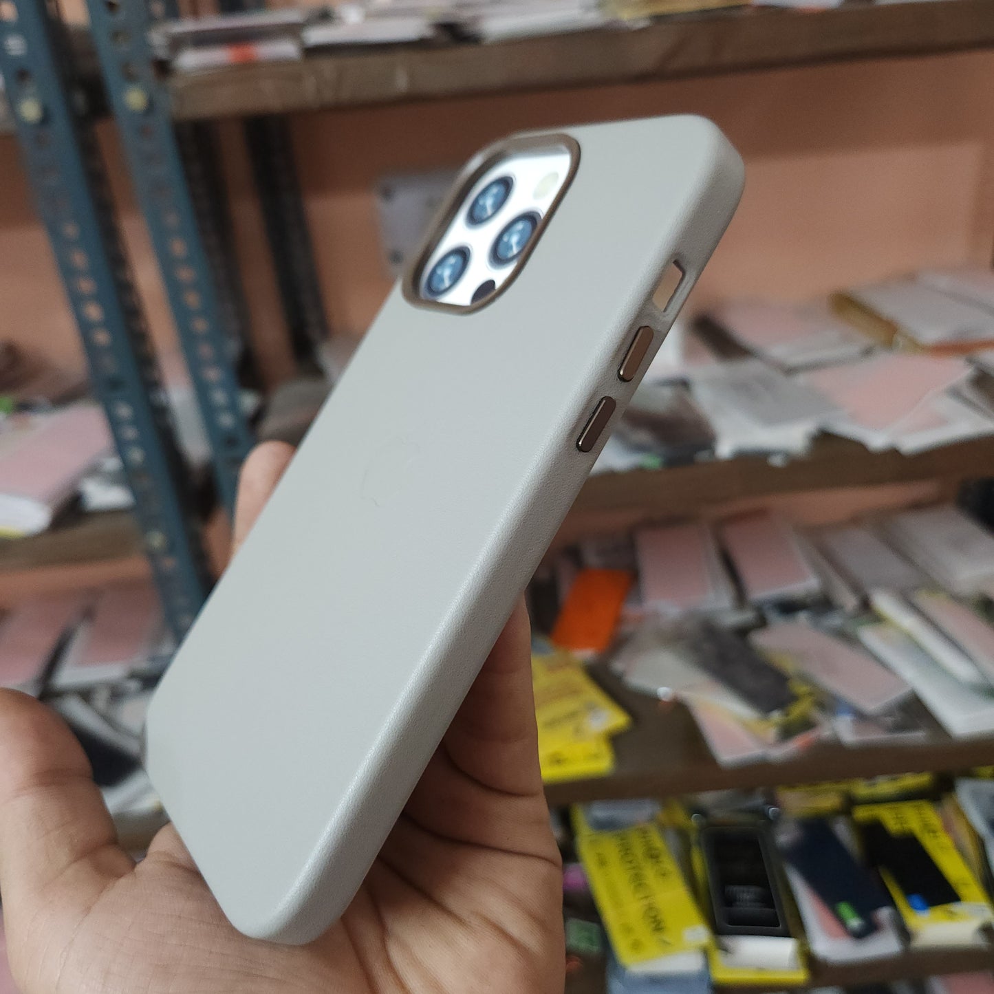 iPhone 14 Pro Leather Case with Camera Protection - Titanium Grey