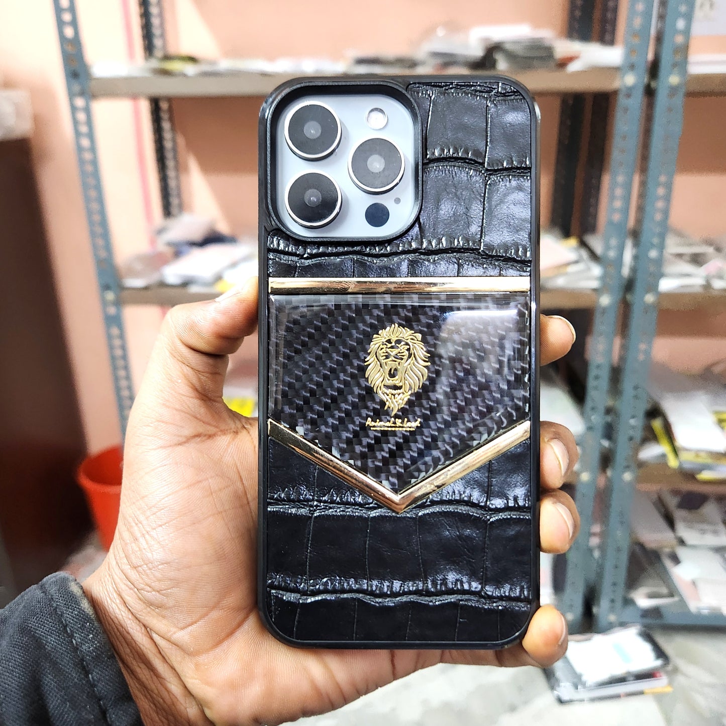iPhone 15 Pro Max Shockproof Crock & Carbon Pattern Hugo Case (Animal Lord Series)