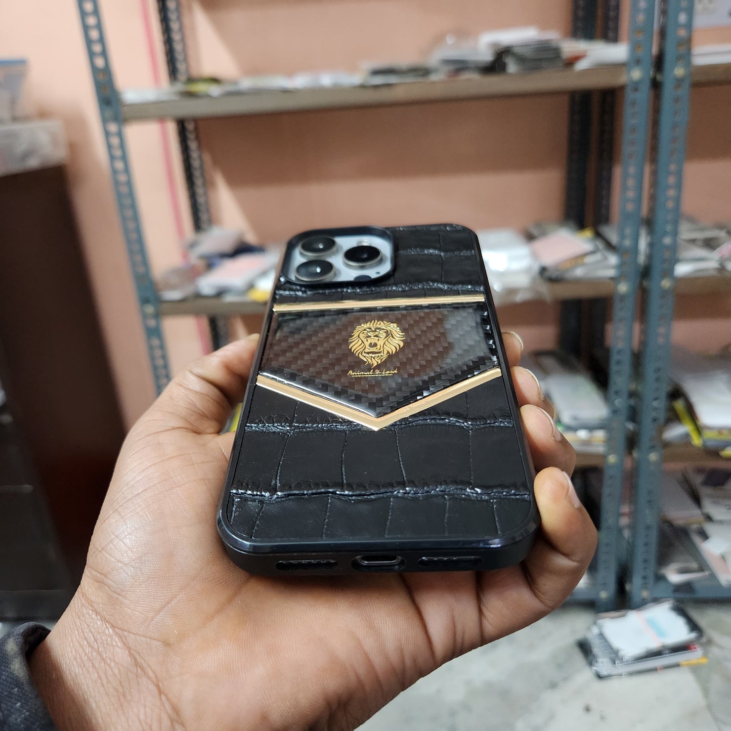 iPhone 15 Pro Max Shockproof Crock & Carbon Pattern Hugo Case (Animal Lord Series)