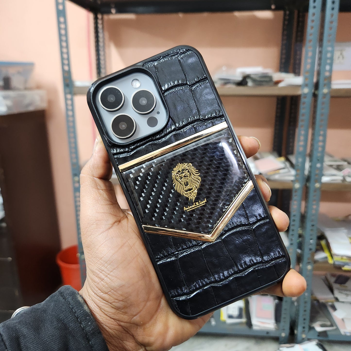 iPhone 15 Pro Max Shockproof Crock & Carbon Pattern Hugo Case (Animal Lord Series)