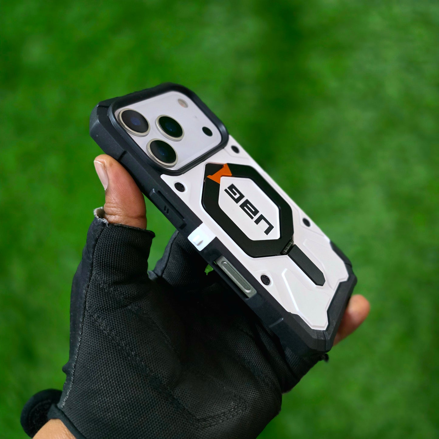 iPhone 17 Pro UAG Case, Military Grade Protective UAG Pathfinder Series with Magsafe & Kickstand - White