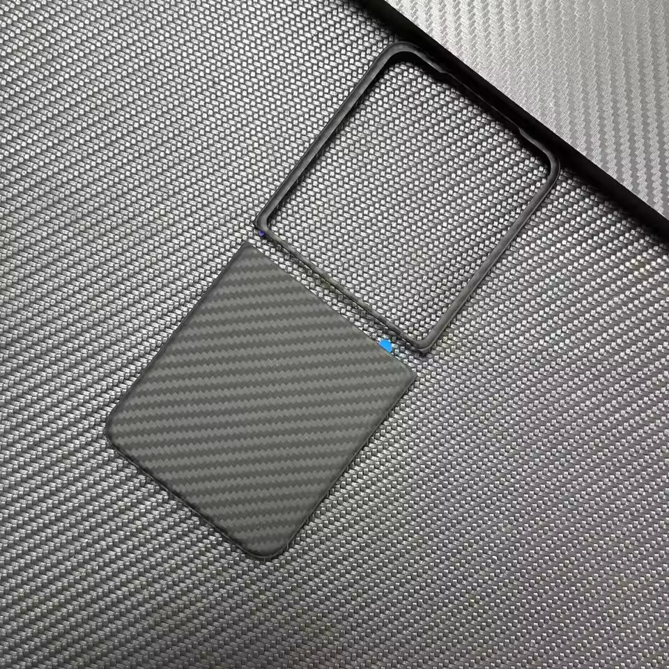 Samsung Galaxy Z Flip7 Carbon Case, Ultra-thin Lightweight Aramid Fiber Cover - Black