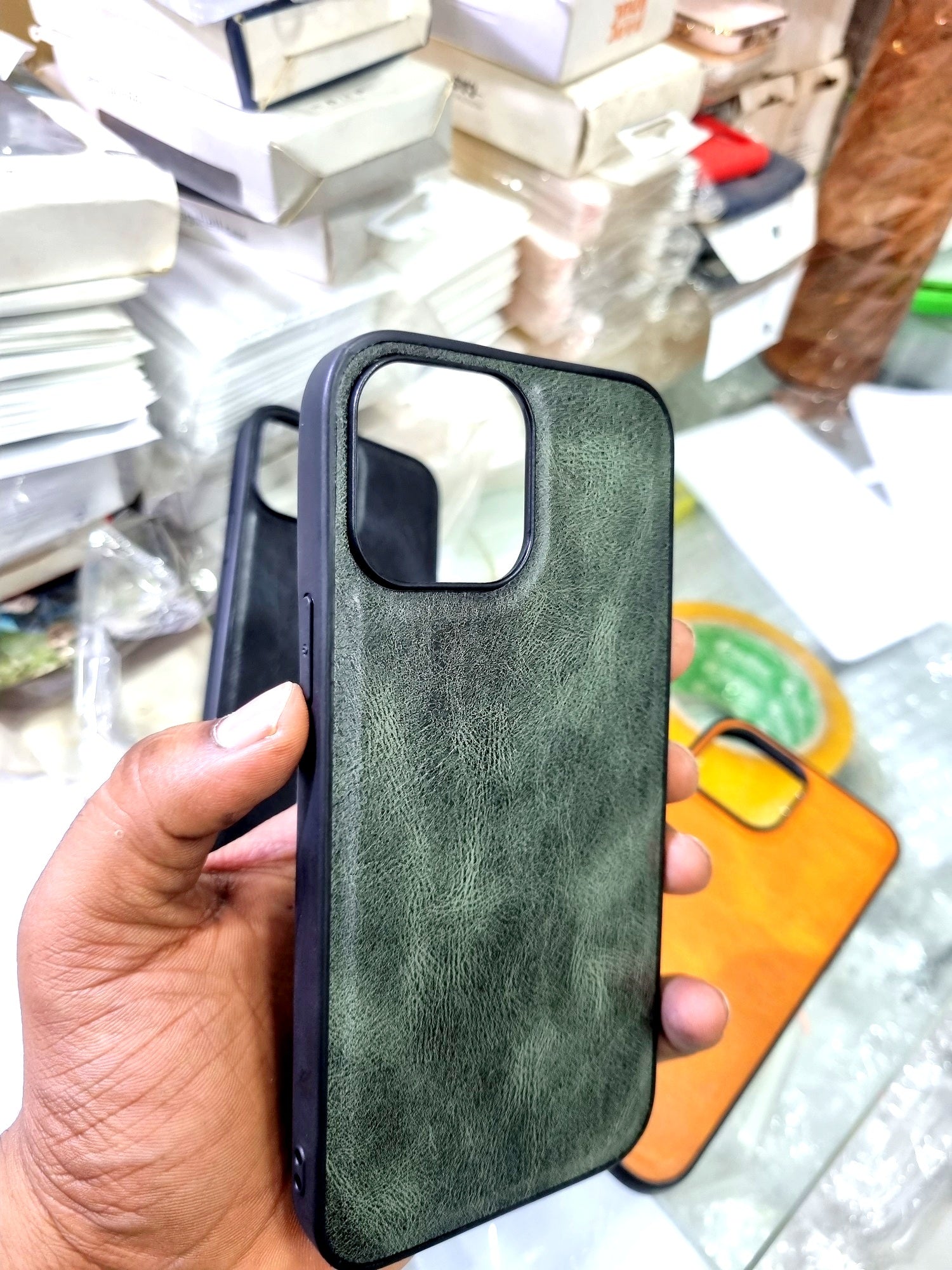 iPhone 13 Premium Leather Case with Soft Edges - Green