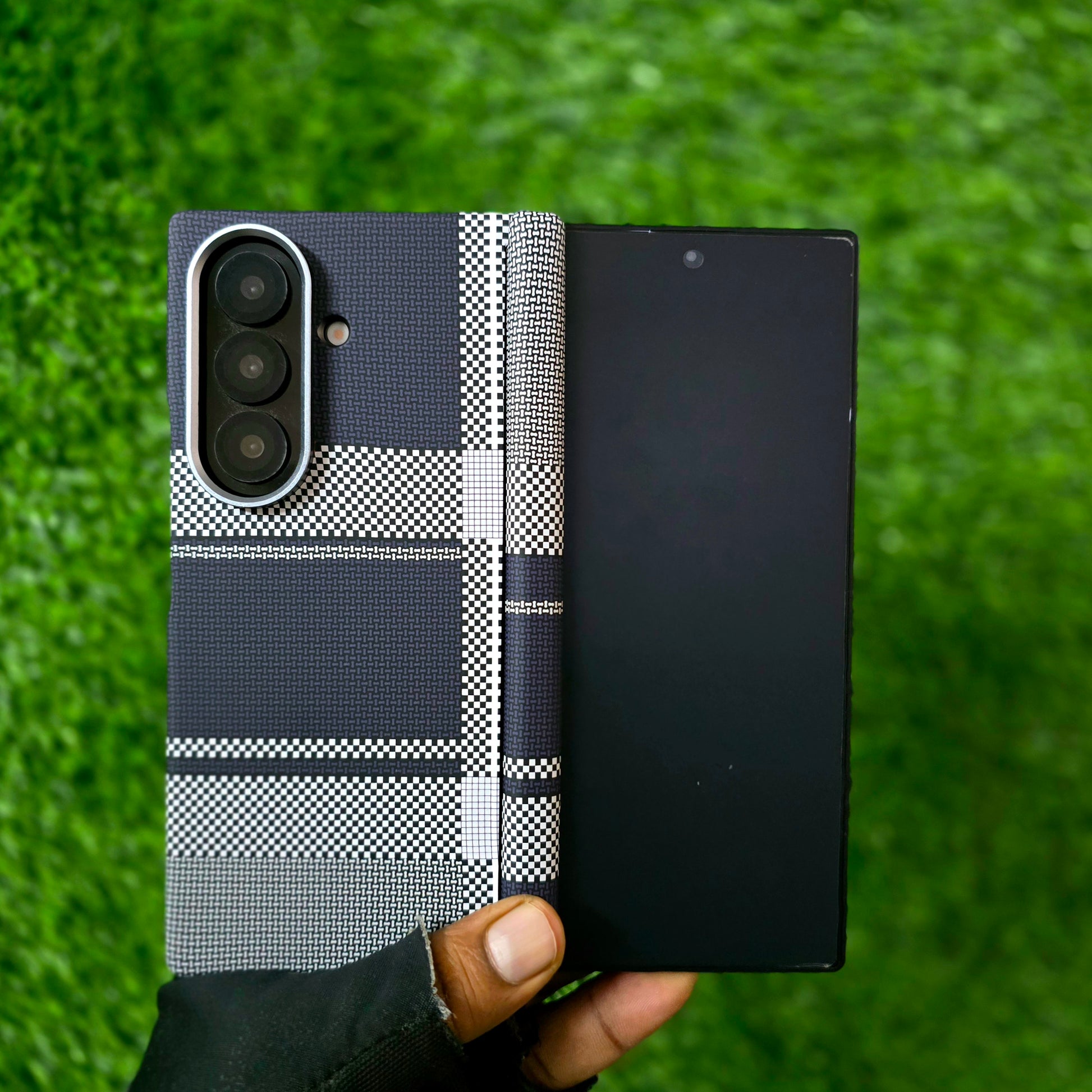 Samsung Galaxy Z Fold7 0.6mm Thin Carbon Fiber Kevlar Case with Magsafe and Magnetic Hinge Protection - Blue (Only back)