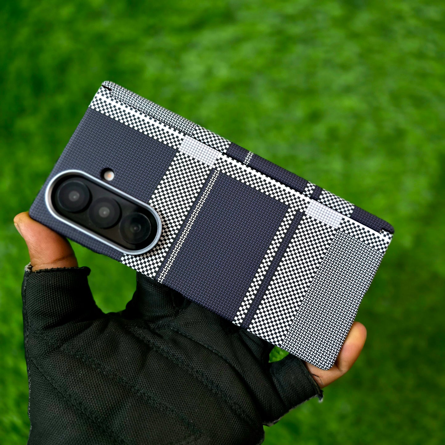 Samsung Galaxy Z Fold7 0.6mm Thin Carbon Fiber Kevlar Case with Magsafe and Magnetic Hinge Protection - Blue (Only back)