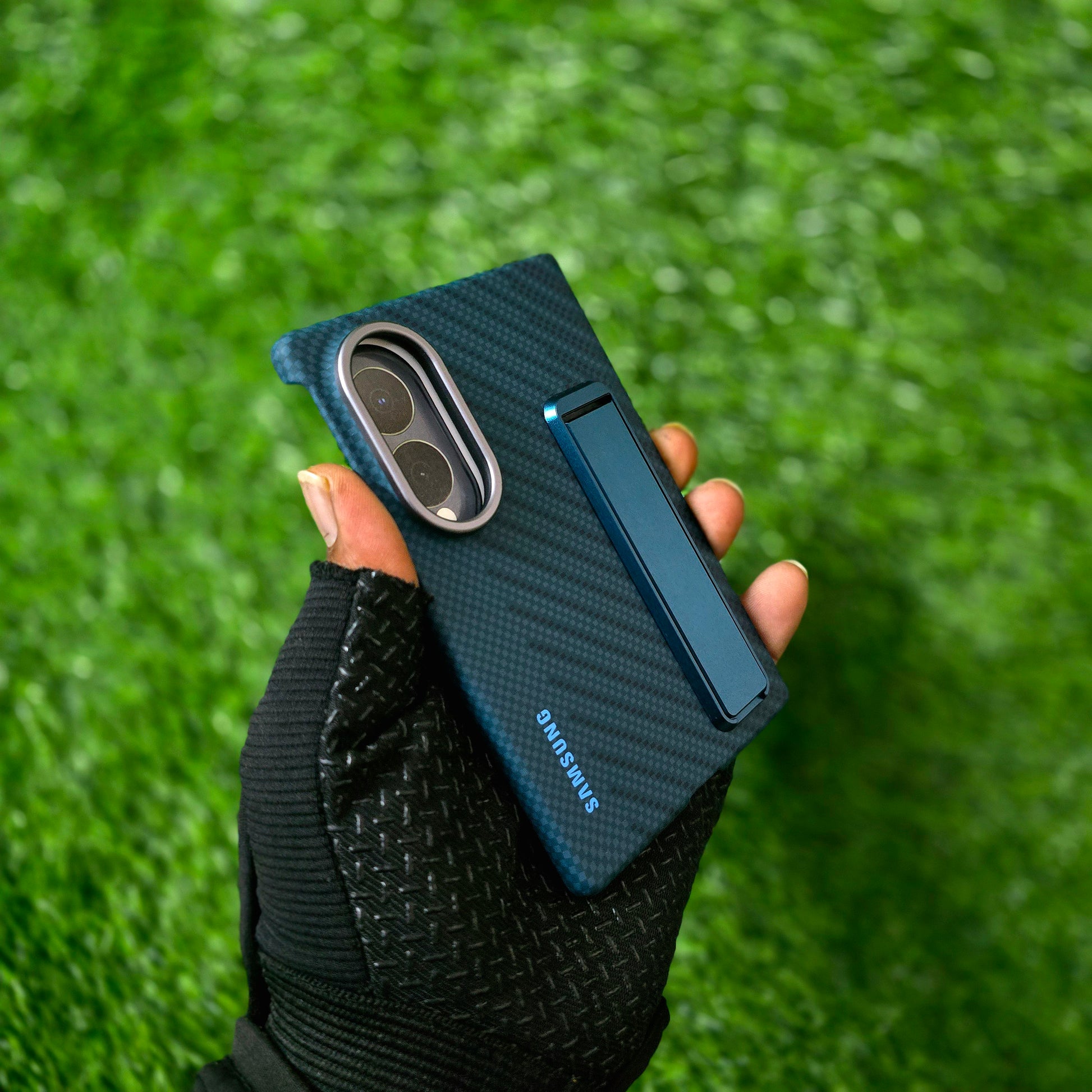 Samsung Z Fold8 Carbon Standing Case, 0.8mm Slim Carbon Fiber Cover with Magsafe and Kickstand - Blue