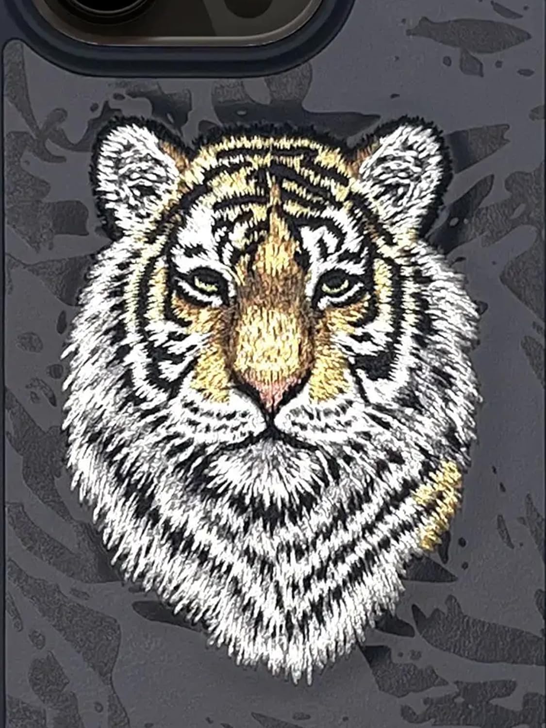 iPhone 15 Pro Santa Barbara Snow Leopard Embroidery Case Cover - Tiger / Wolf