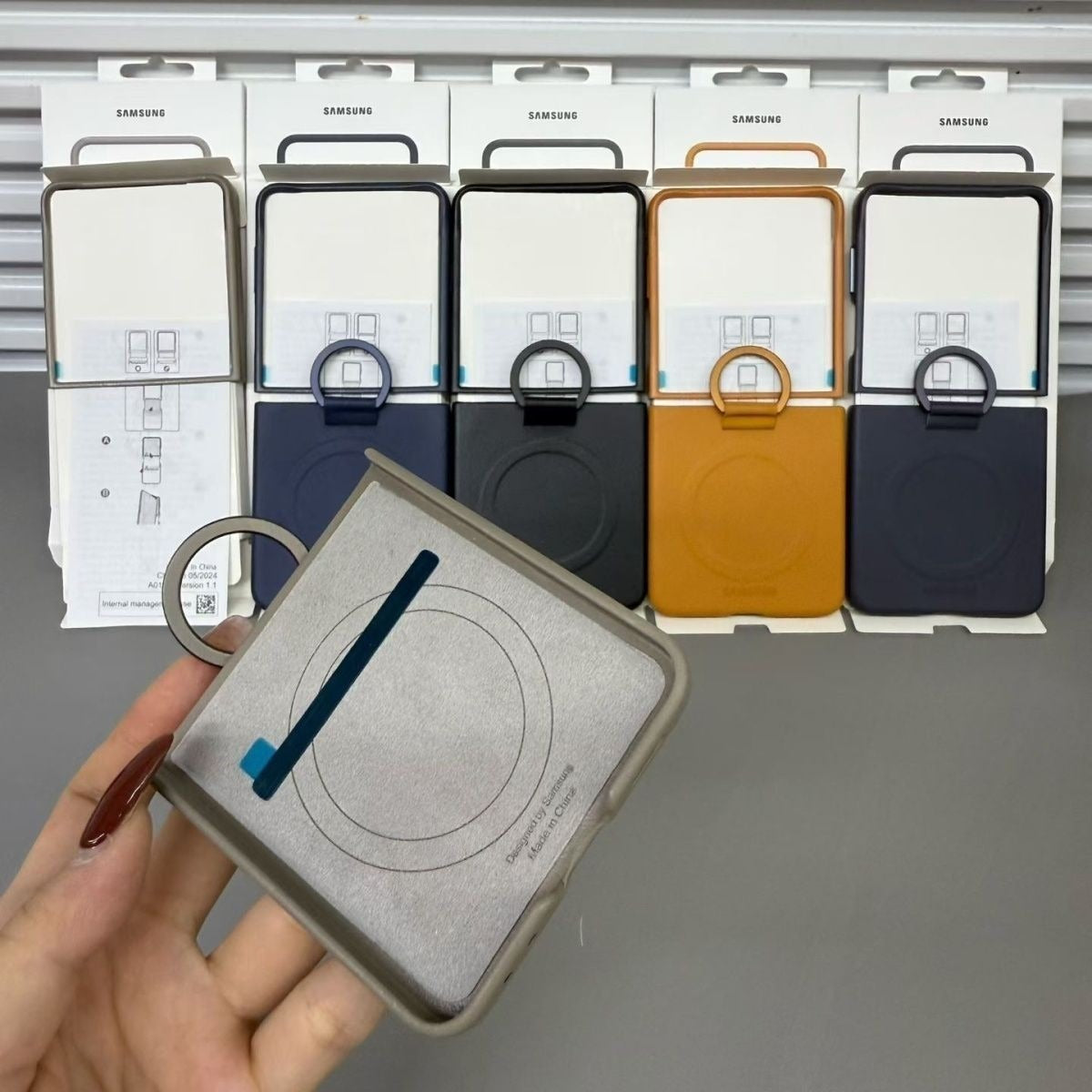 Samsung Z Flip8 Leather Case with Metal Ring Holder & Magsafe - Light Grey