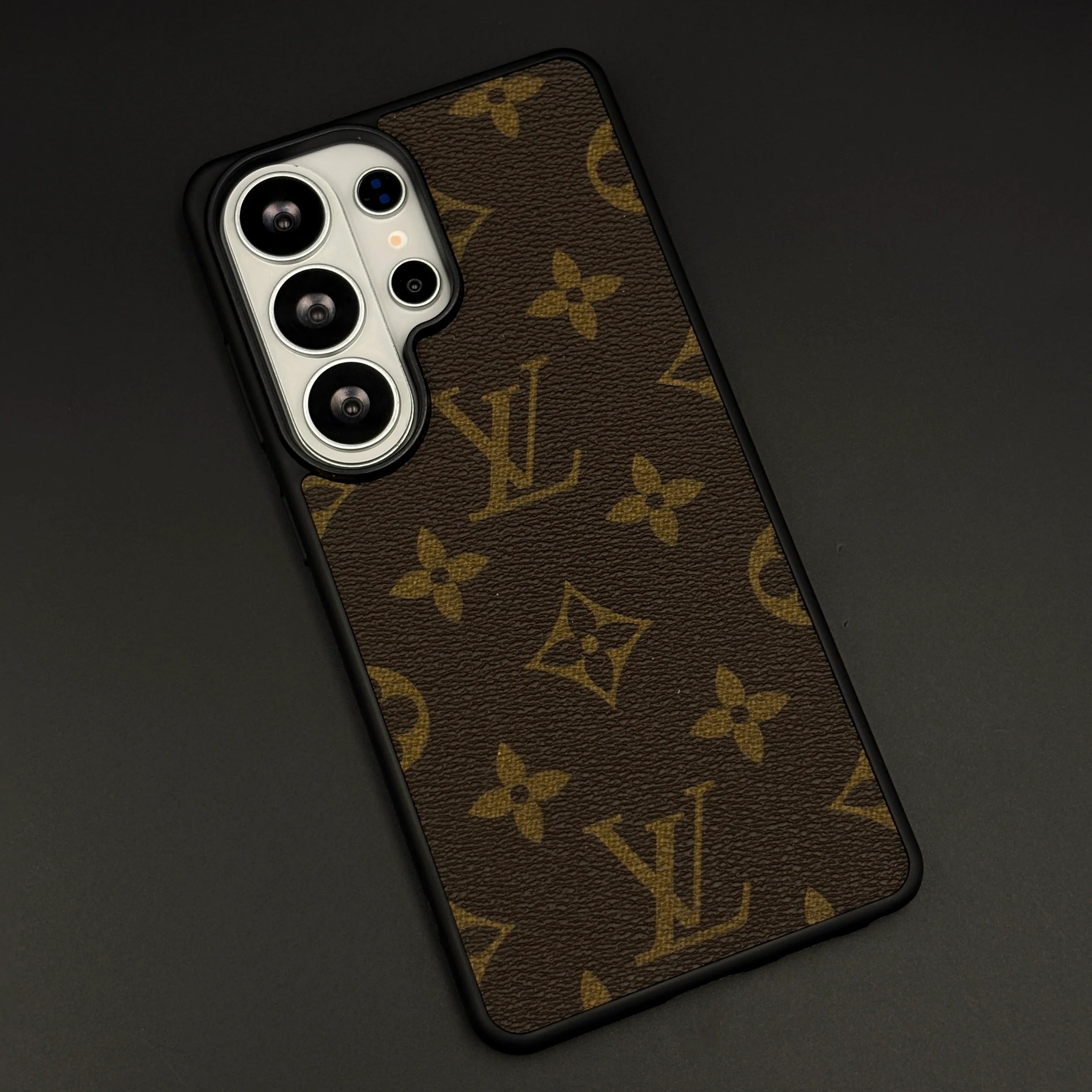 でし‼️Louis Vuitton ブラック ケース Samsung Galaxy S26 Ultra LV Leather Case, Luxurious Louis Vuitton
