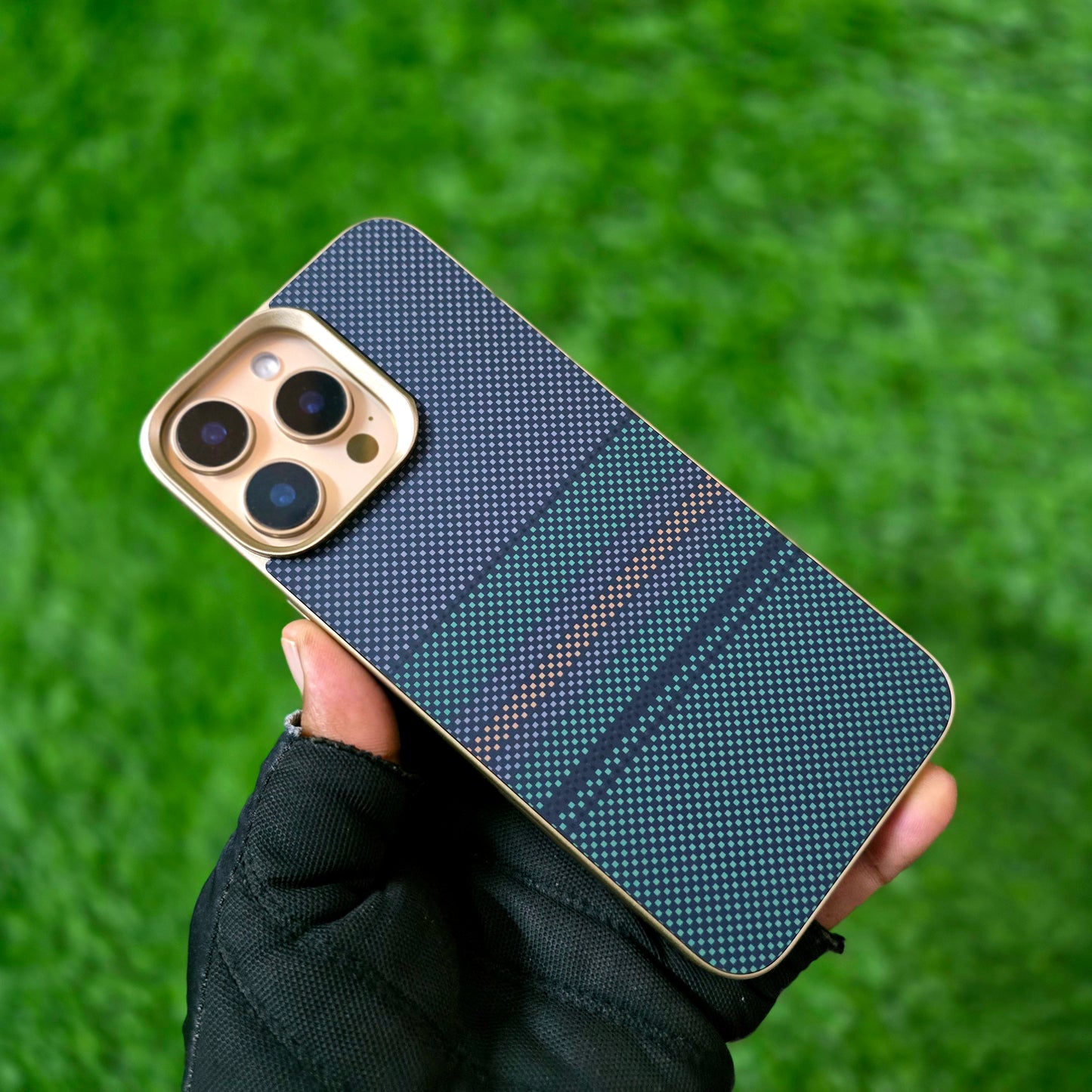 iPhone 16 Pro MagSafe Carbon Texture Back Panel - Green
