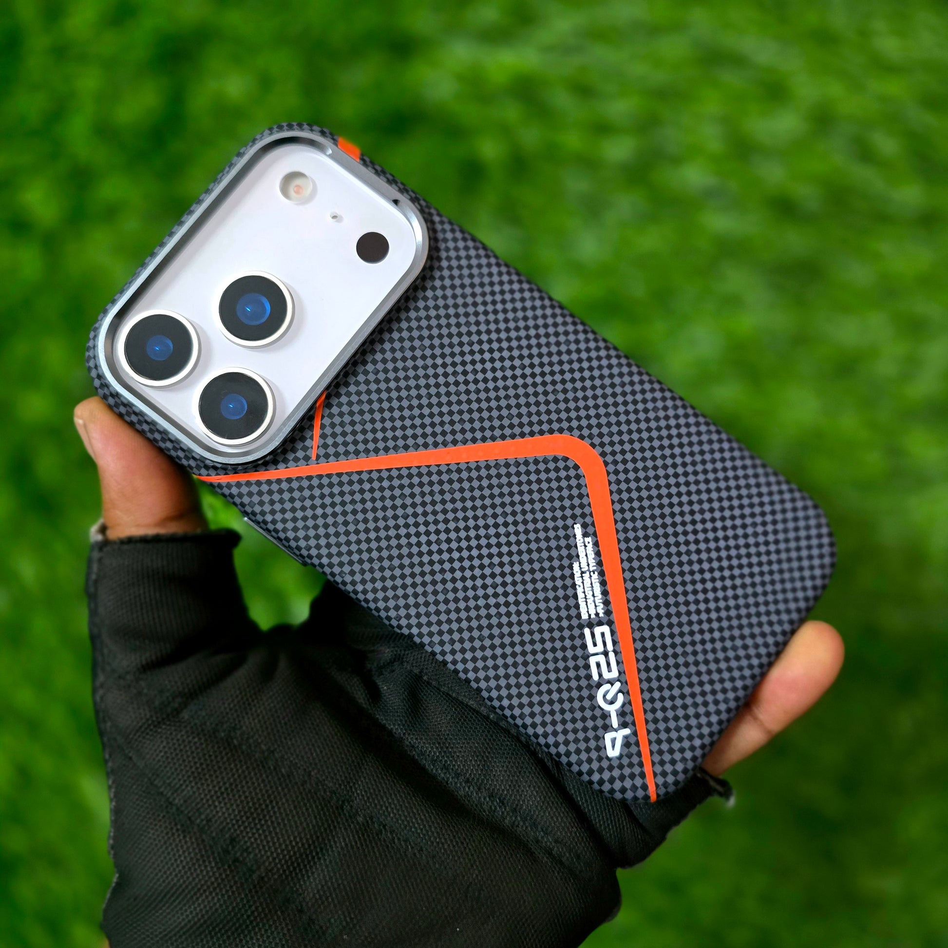 iPhone 17 Pro Max Aramid Carbon Fiber Texture 0.8mm Thin Cover with Magsafe - Black