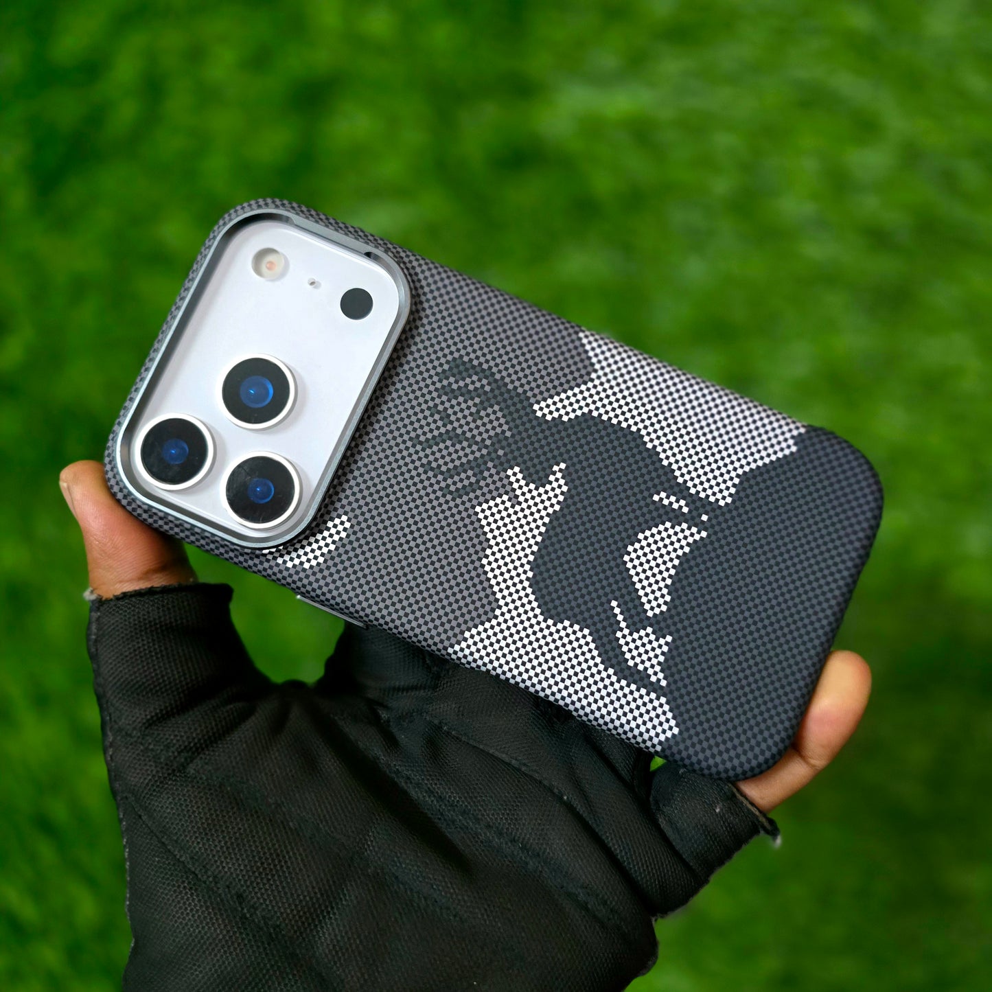 iPhone 17 Pro Max Aramid Carbon Fiber "Deer in Night" Texture 0.8mm Thin Cover with Magsafe - Black