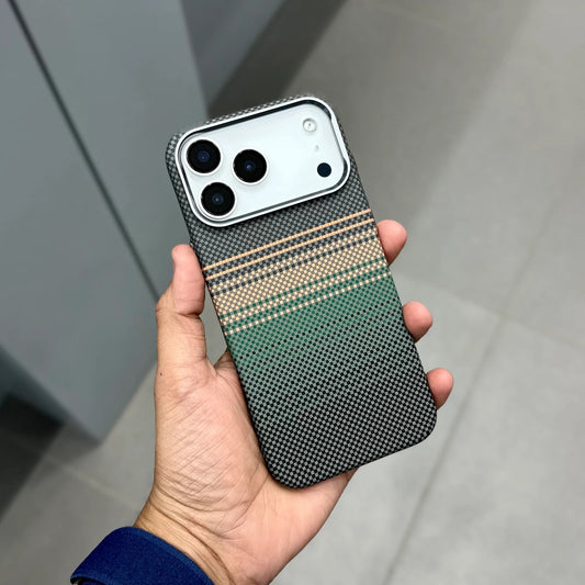 iPhone 17 Pro Max Aramid Carbon Fiber Texture 0.8mm Thin Cover with Magsafe - Green