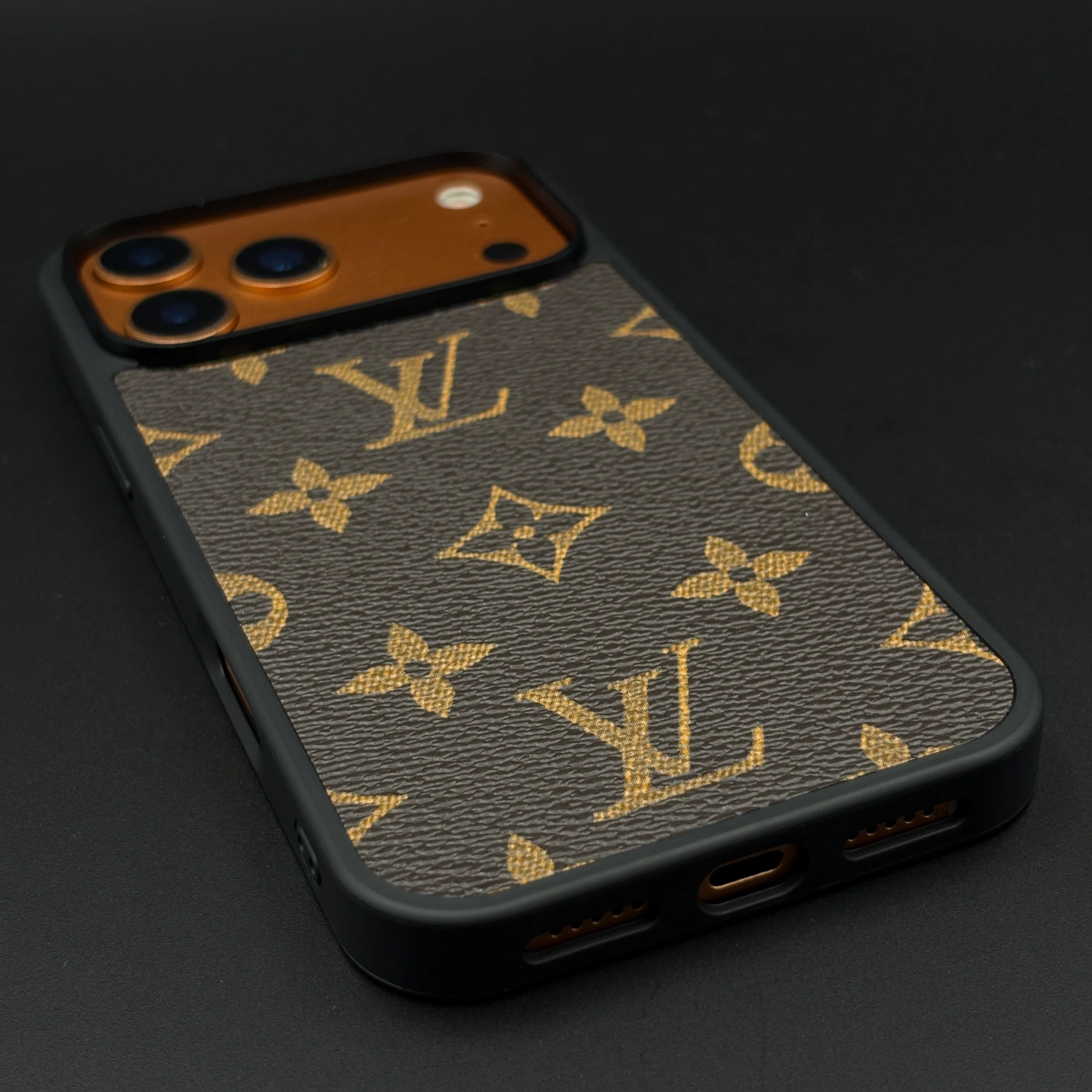 LOUIS VUITTON I PHONE 12 Pro Max スマホケース Louis Vuitton Luxurious Iphone 12 Pro Max Case Louis Vuitton