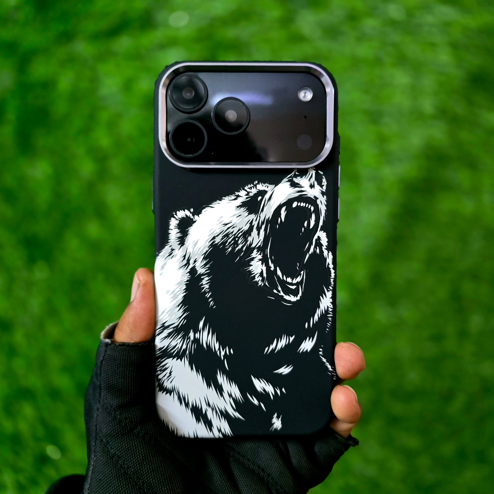iPhone 17 Pro Max Carbon Slim 0.8mm Embossed Roaring Bear Cover with Magsafe - Black