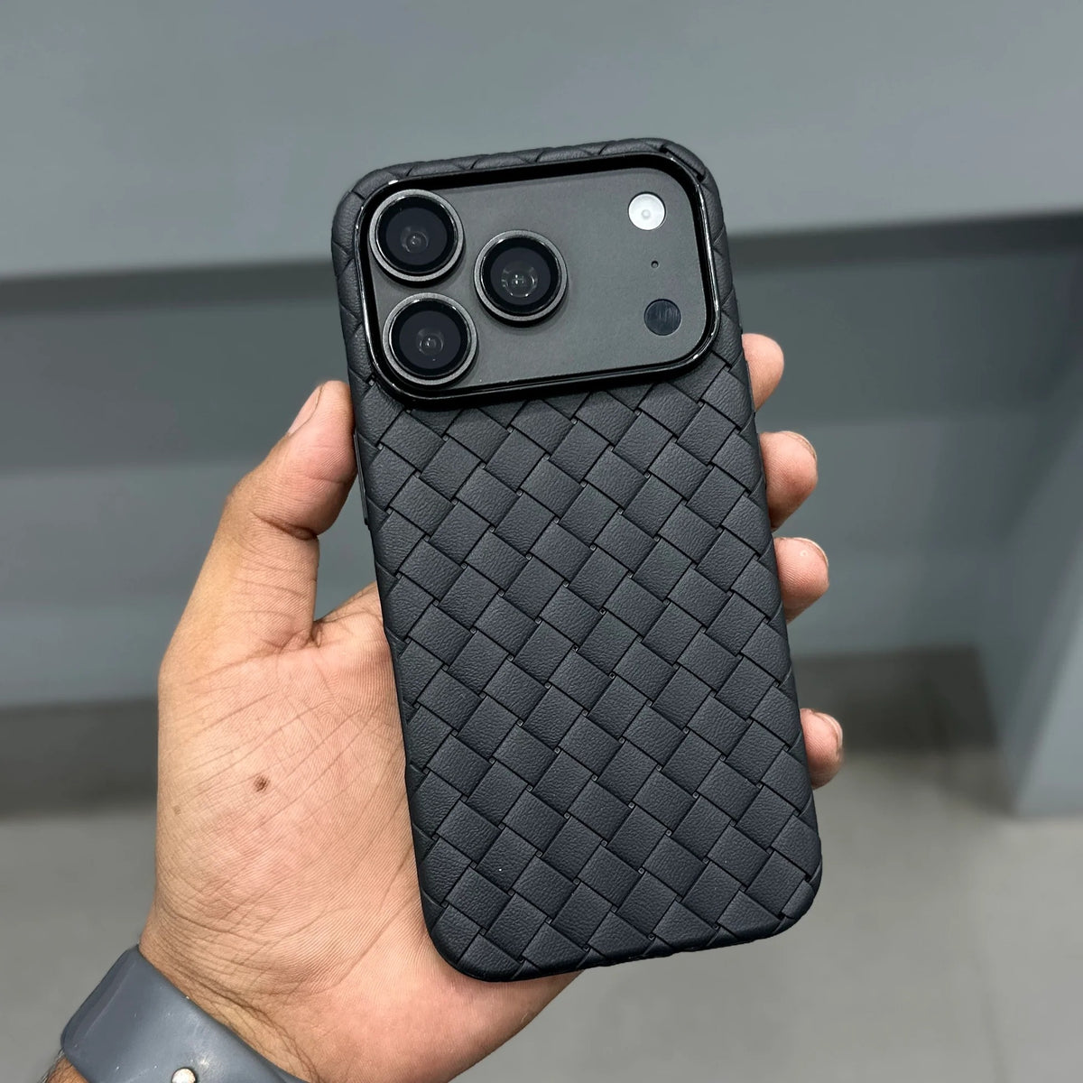 iPhone 18 Pro Max Luxury Weave Breathable Cooling Matte Soft Grid Case - Black
