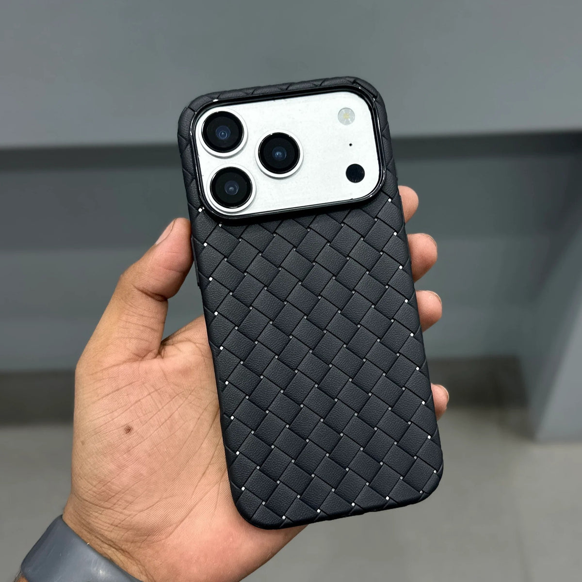 iPhone 18 Pro Max Luxury Weave Breathable Cooling Matte Soft Grid Case - Black