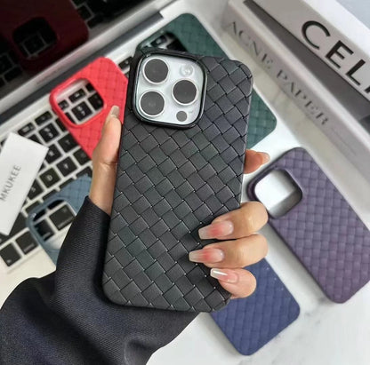 iPhone 15 Pro Max Luxury Weave Breathable Cooling Matte Soft Silicon Grid Case - Titanium Grey / Black