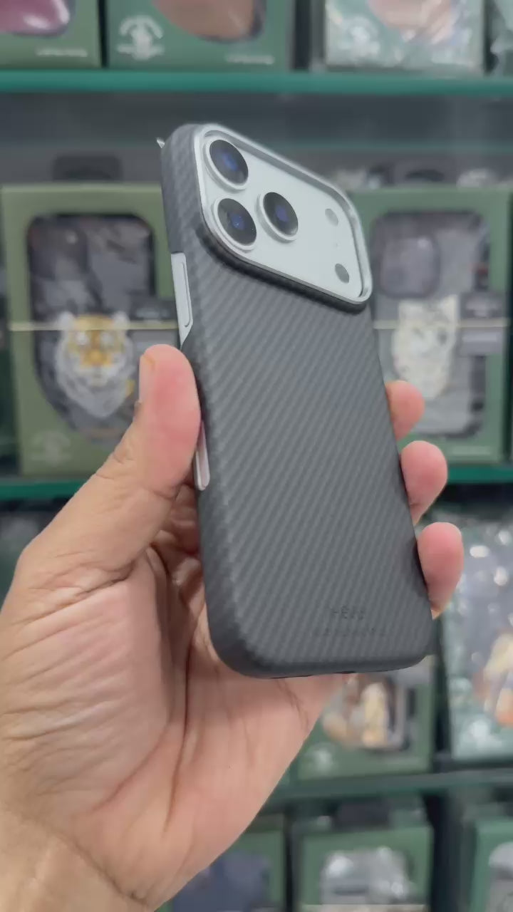 iPhone 17 Pro Max Carbon Fiber 0.6mm Slim X-LEVEL 600D Carbon Case - Black