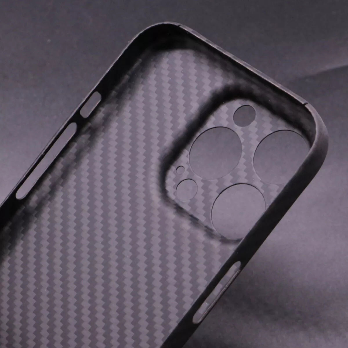 iPhone 16 Pro Max Air Carbon Kzdoo Ultra-Thin and Lightweight Aramid Carbon Fiber Case - Black